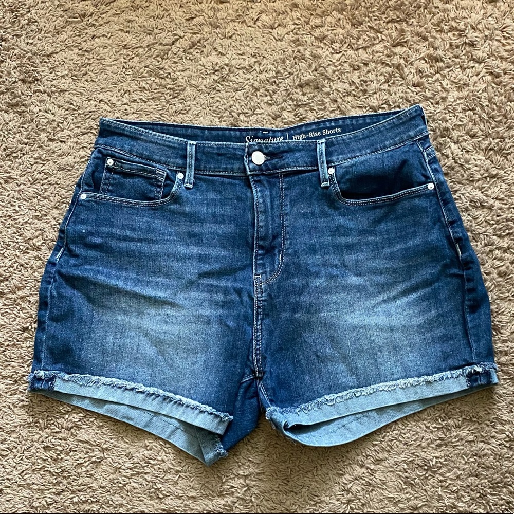 Signature Levi Shorts